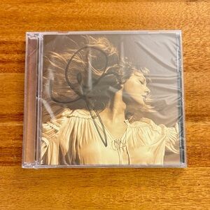 Fearless TV Taylor Swift CD - Signed and sealed*